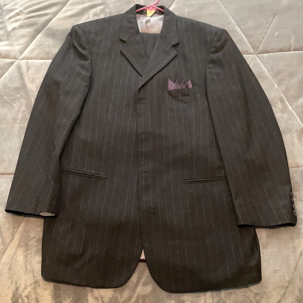 Men’s Chalk line suit